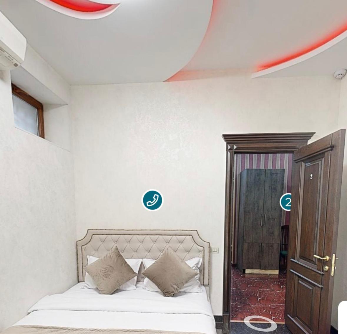Royal Renaysance Hotel Yerevan Bilik gambar