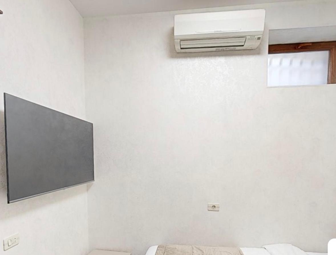 Royal Renaysance Hotel Yerevan Bilik gambar