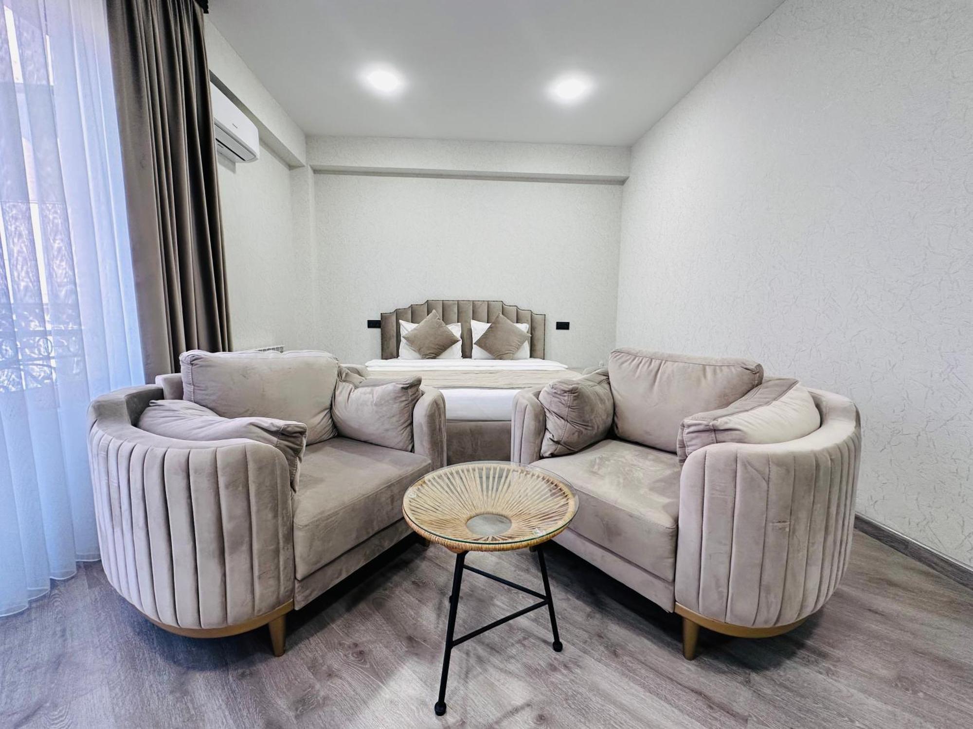 Royal Renaysance Hotel Yerevan Luaran gambar