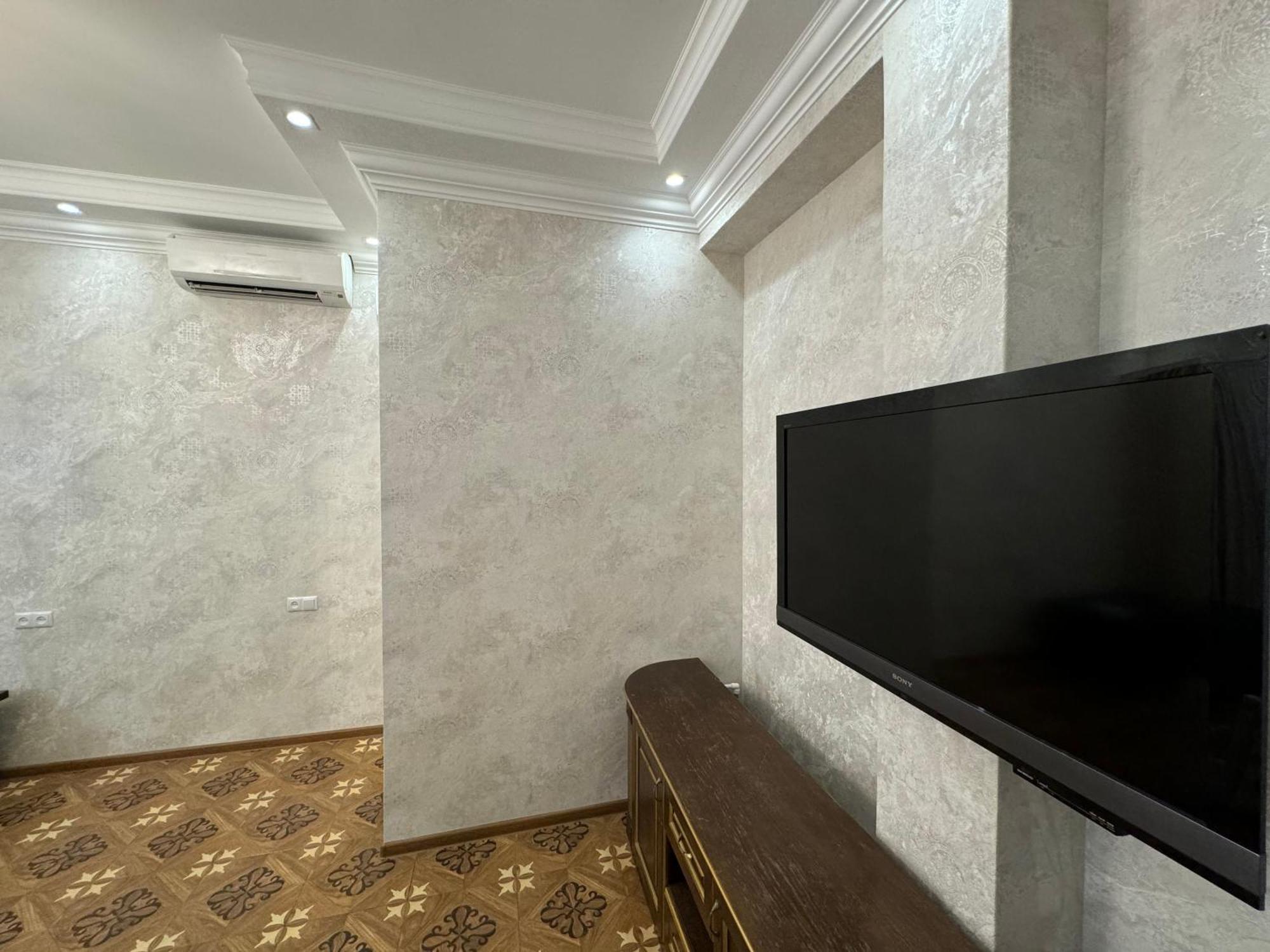 Royal Renaysance Hotel Yerevan Bilik gambar